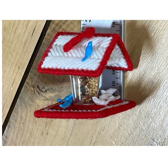 Two Vintage Christmas Ornaments. Crochet Bird Feeders w/ plastic birds.red/white - Picture 5 of 5
